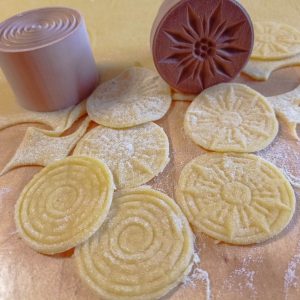 corzettistempel aus birnbaumholz edelweiß