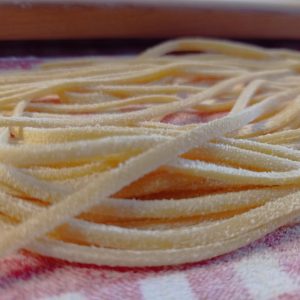 Coupe-pâtes pour pâtes alla chitarra / guitare