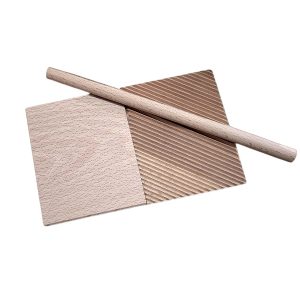 gnocchibrett garganellibrett buchenholz mit geöffnetem ausrollstab