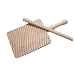 gnocchibrett garganellibrett aus buchenholz mit ausrollstab