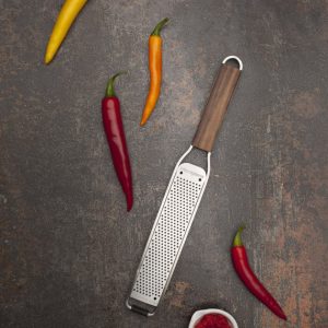 microplane master zester reibe walnussholz