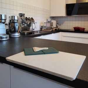 set nudelbrett buche 75 x 50 x 1,2 cm incl. teigschaber und stofftasche