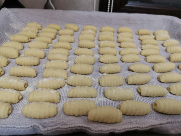 matrize aus pom gnocchi di patate / kartoffelgnocchi 35 mm für philips avance