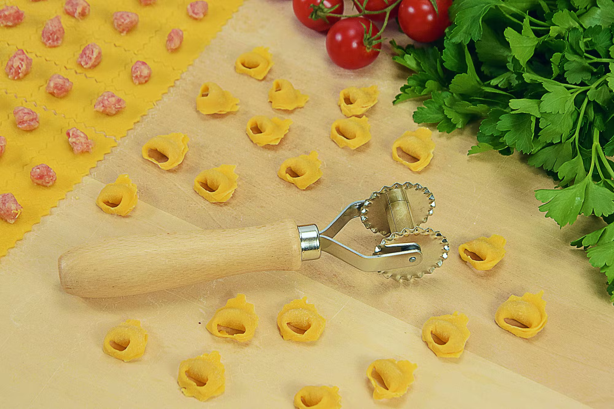 Rouleau à pâtisserie, coupe-pâte (bord ondulé, 28 mm) pour farfalle, tortelini, raviolis, pappardelle, ricciutelle