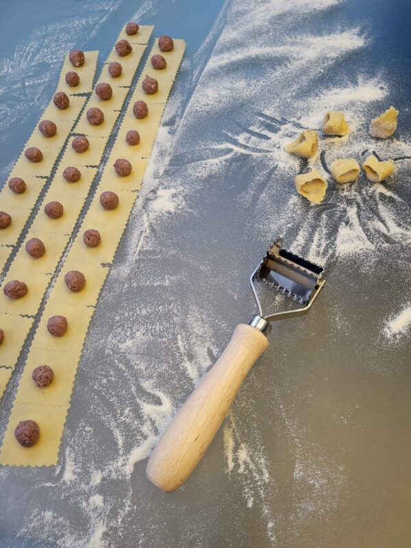 Rolling pin, dough cutter (wavy edge, 38 mm) for tortellini