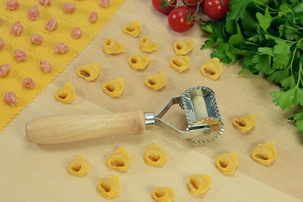 Rolling pin, dough cutter (wavy edge, 38 mm) for farfalle, tortelini, ravioli