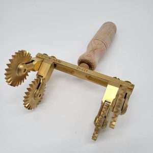 7 facher teigschneider teigrad teigrädchen teigroller, gezahnt, messing, reginette, pappardelle