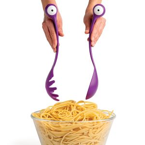 spaghetti monster servierbesteck violett