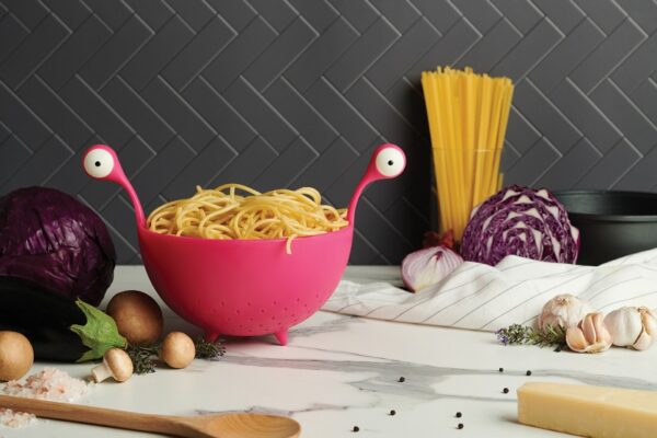 spaghetti monster pasta sieve pink