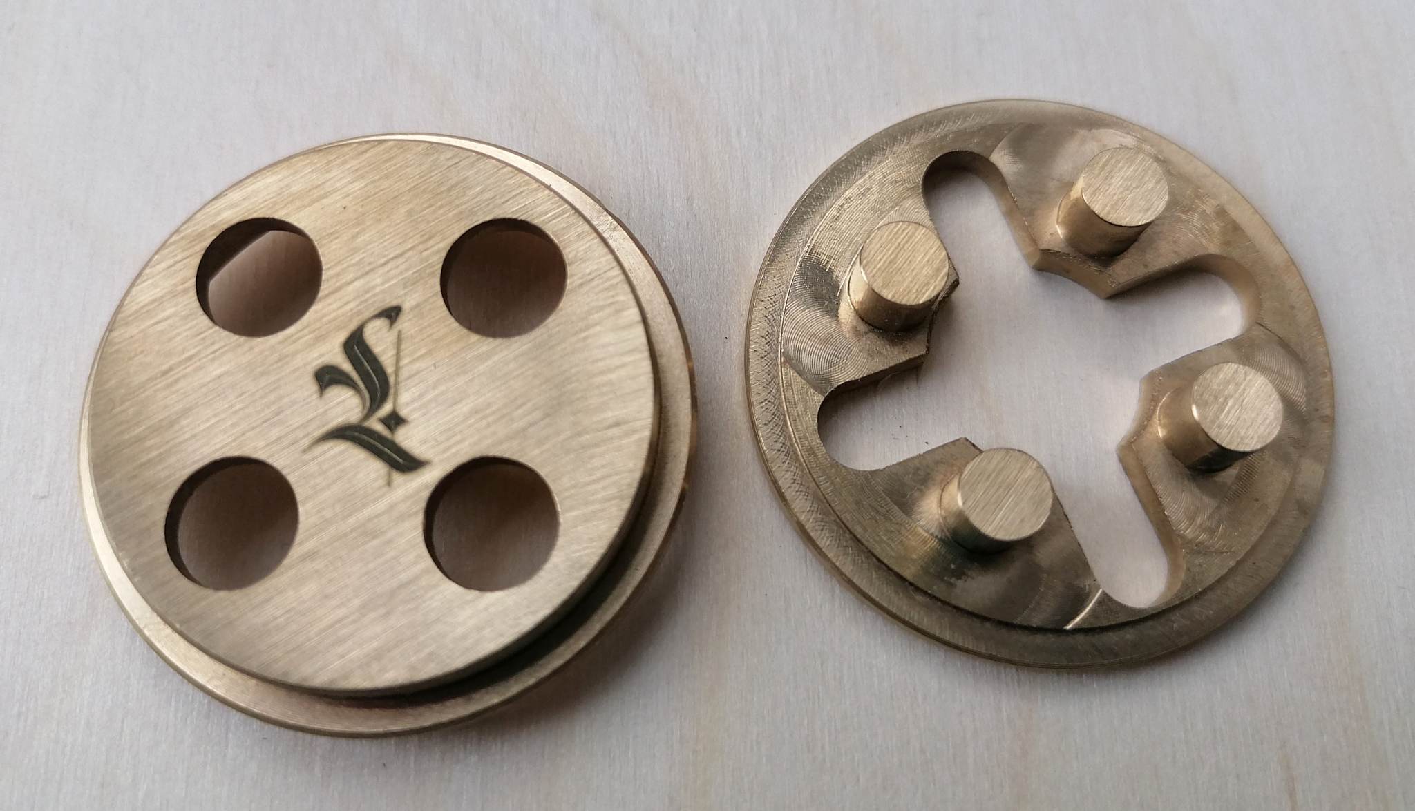 matrize aus bronze maccheroni / paccheroncini für leonardo torkio
