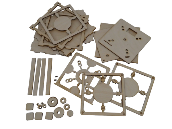Construction kit for wooden safe creative gift / gift packaging wooden 3D puzzle tank cracker