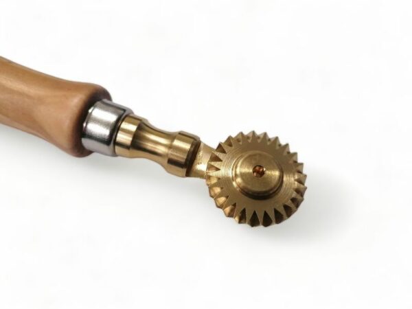 dough wheel with serrated blade (30 mm) made of brass (copy)