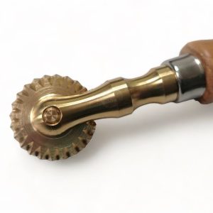 teigrädchen mit gezahnter klinge (30 mm) aus messing (kopie)