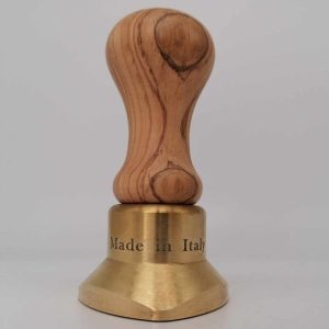 raviolistempel rund aus messing mit olivenholzgriff durchmesser 65 mm