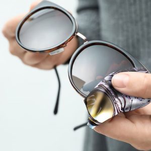 "to the moon!" reinigungstuch, brillenputztuch astronaut