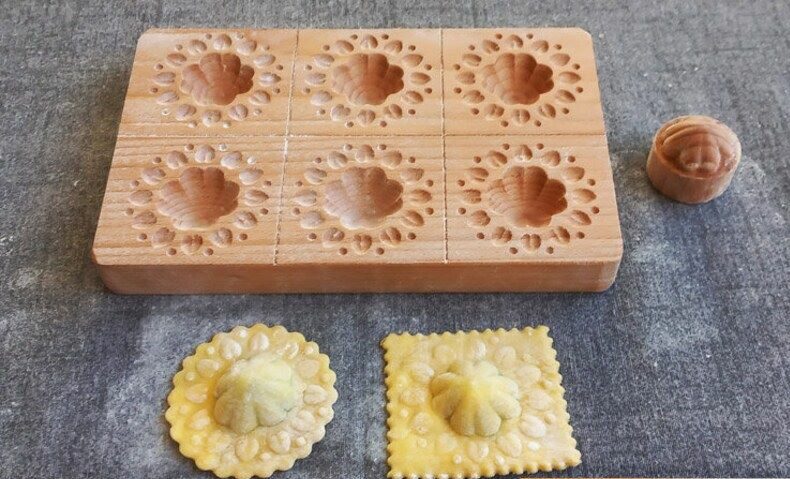 Planche à raviolis pour 6 raviolis fleur de magnolia