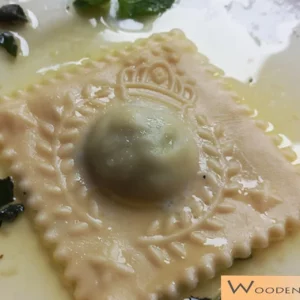 raviolibrettchen für 6 ravioli mit stössel motiv farn