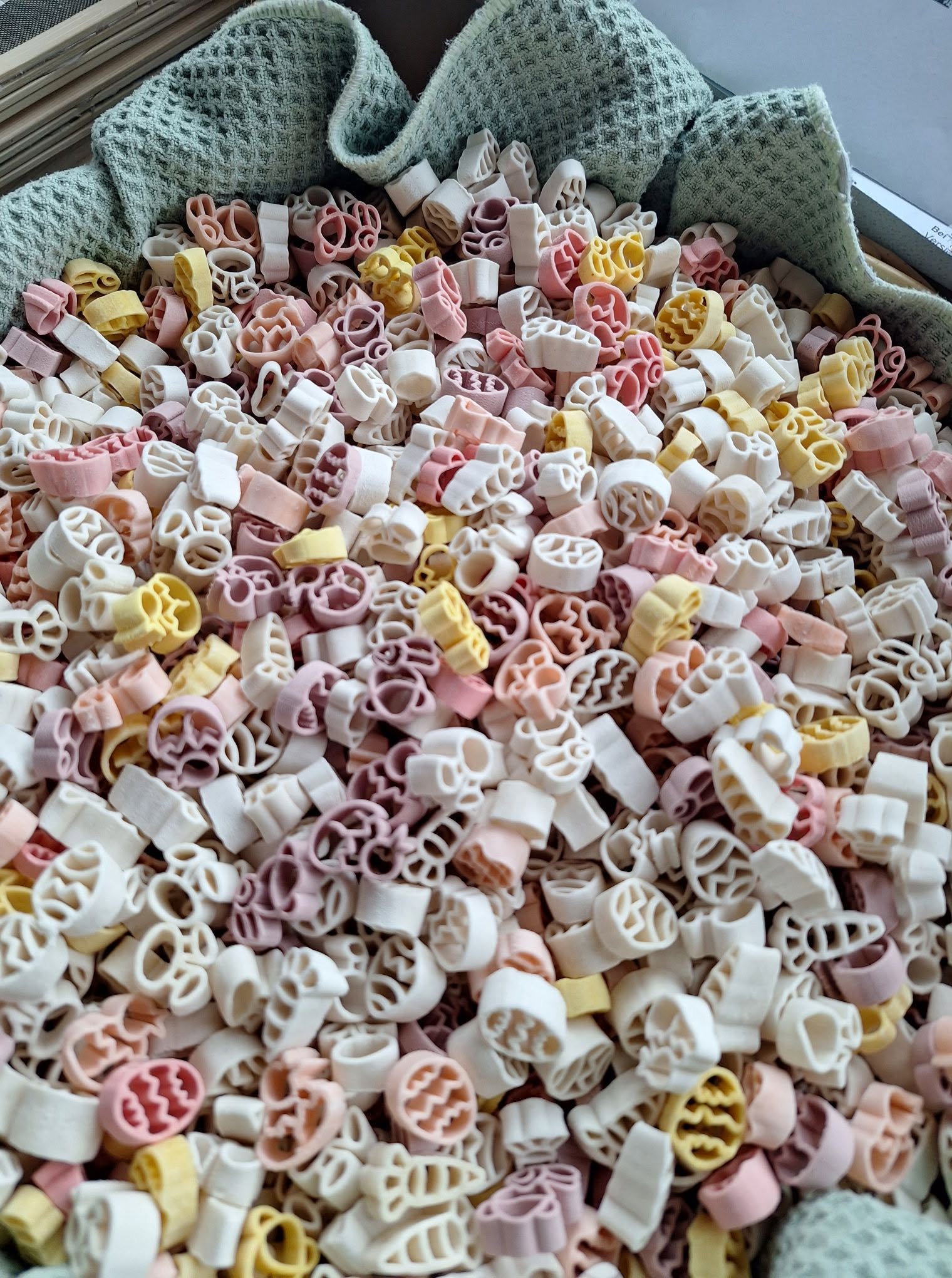 matrize pom ostern (osterhase+möhre+osterei) für philips pastamaker avance / 7000er