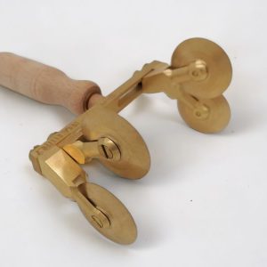 4 facher teigschneider teigrad teigrädchen teigroller, verstellbar, glatt, messing