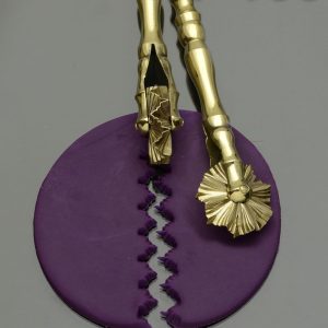 sardischer teigroller, pasta und gebäckschneider kompl. aus messing nummer 100