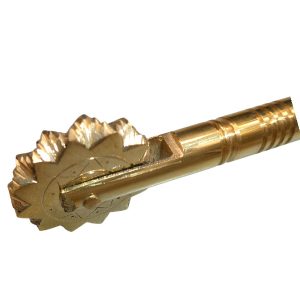sardischer teigroller, pasta und gebäckschneider kompl. aus messing nummer 3