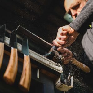 hochwertiges pastamesser mit olivenholzgriff edelstahl