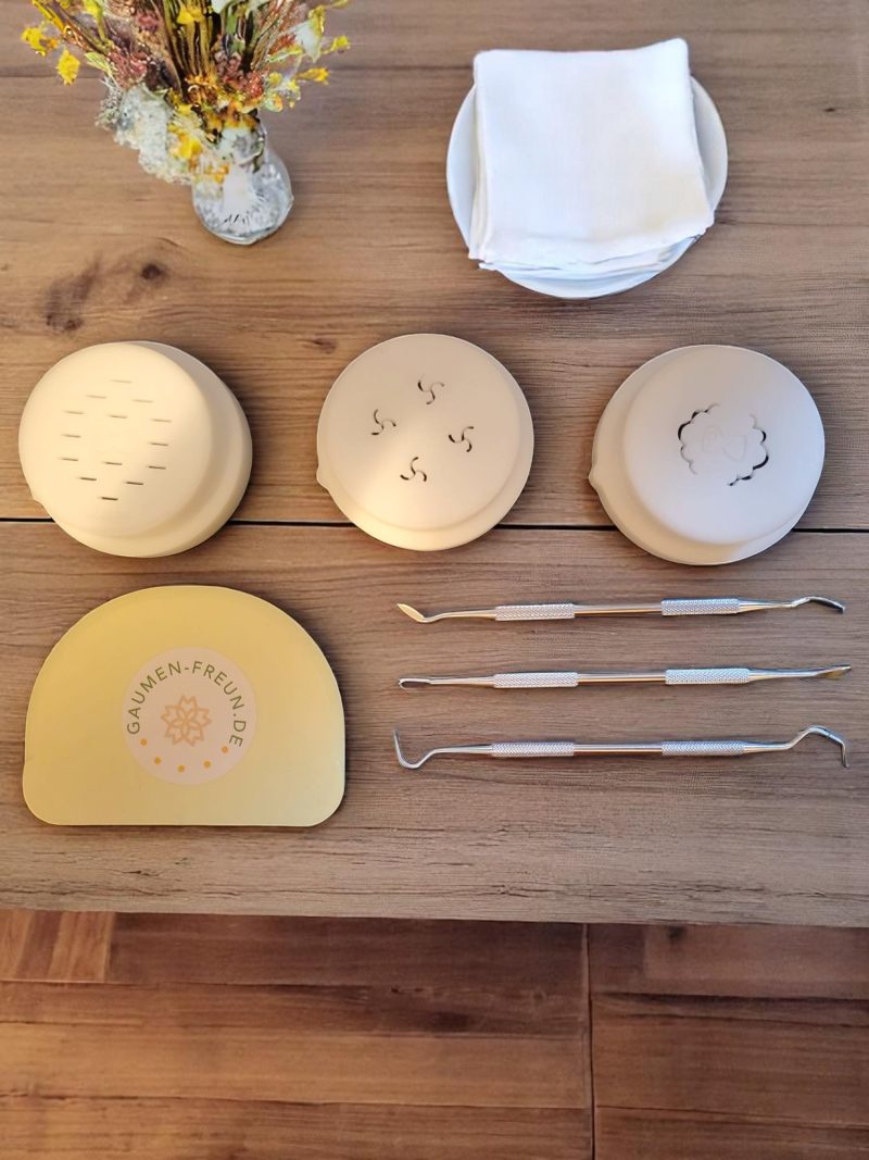 set starterkit (pom messing für philips pastamaker avance / 7000er): matrizen fusilli a4 + muschelnudel + makkaroni + teigkarte + reinigungsinstrumente