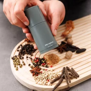 microplane profi gewürzmühle eukalyptus grün
