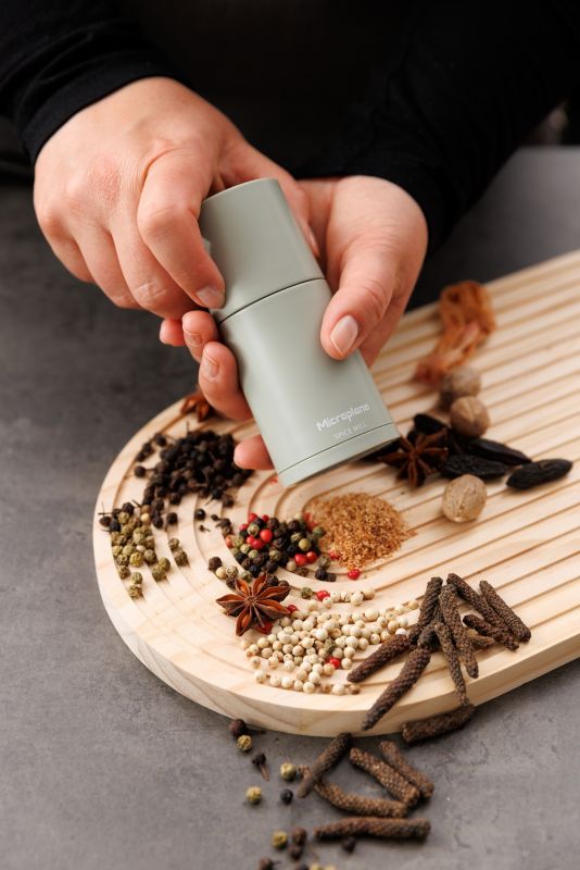 profi gewürzmühle salbeigrün