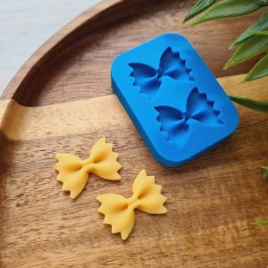 silikonform nr. 8 mini schmetterling / farfalle glatt 2 formstücke