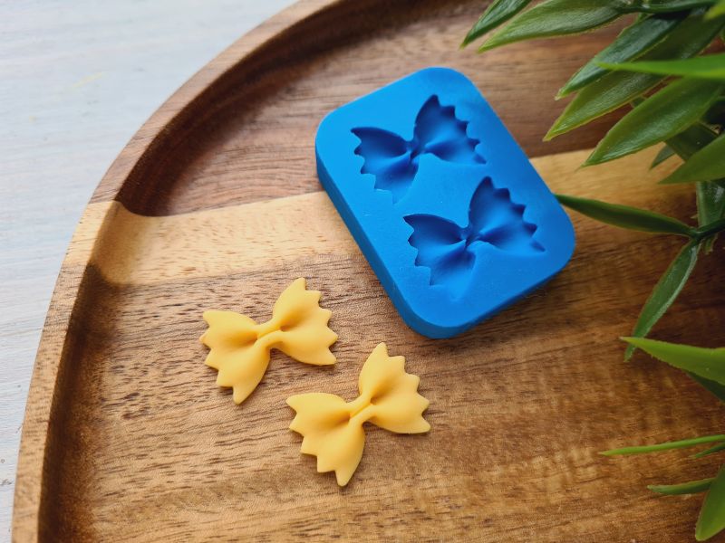 silikonform nr. 8 mini schmetterling / farfalle glatt 2 formstücke