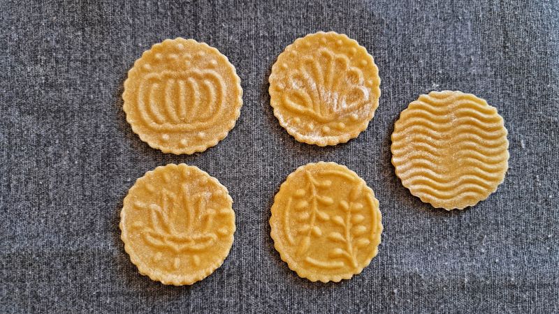 corzetti set 2 mit vier motiven z.b. kürbis, lotusblume
