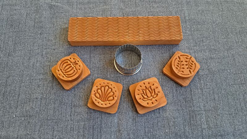 corzetti set 2 mit vier motiven z.b. kürbis, lotusblume