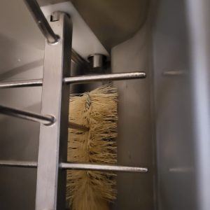 reinigungsbürste mit holzgriff für profinudelmaschinen