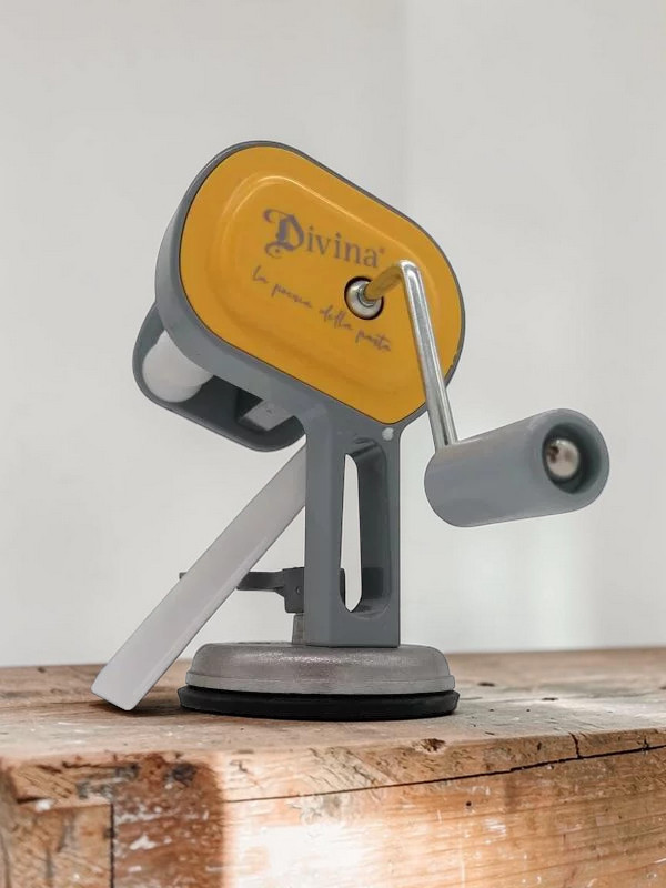 divina nudelmaschine für gnocchetti, cavatelli und orecchiette pastamaker verfügbar in kürze, ist unterwegs