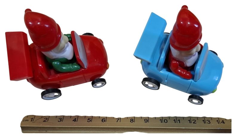 driving gnome for christmas aufziehgnome