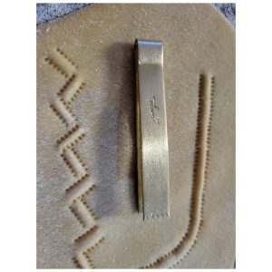 dekor pinzette wegrand gezahnt messing