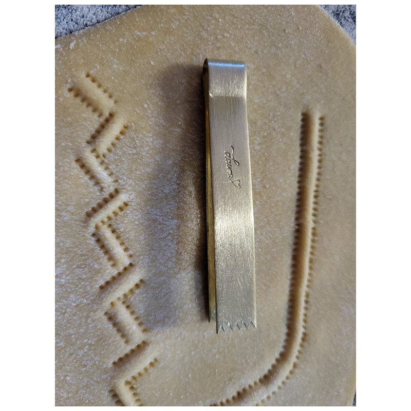 dekor pinzette wegrand gezahnt messing