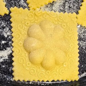raviolibrettchen für 1 raviolo – blumen mulde – stickerei muster