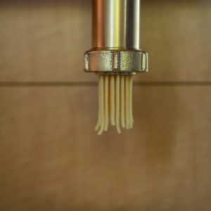 bigolaro 5° – traditionelle handnudelpresse mit 3 messingmatrizen